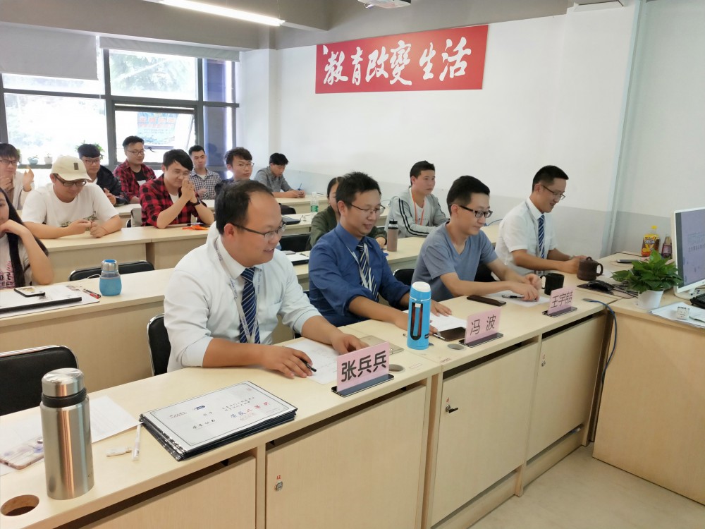 北大青鸟学区风采