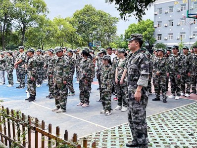 浙江华川中考复读学校环境